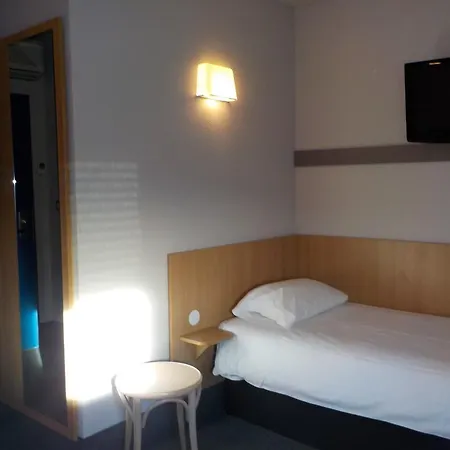B&B Hotel Pezenas 뻬제나
