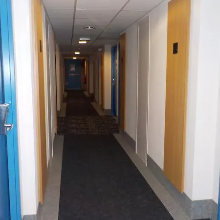 호텔 B&B Hotel Pezenas 뻬제나