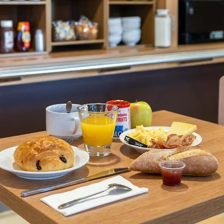 호텔 B&B Hotel Pezenas 뻬제나