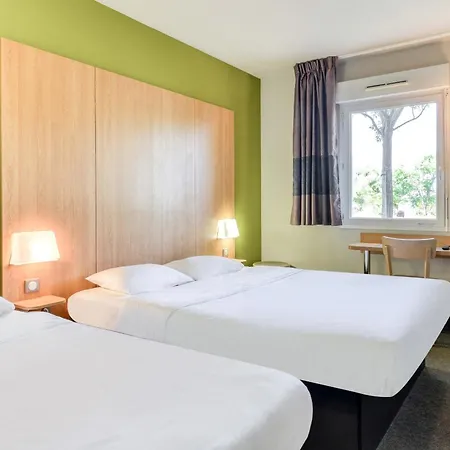 B&B Hotel Pezenas 호텔 뻬제나
