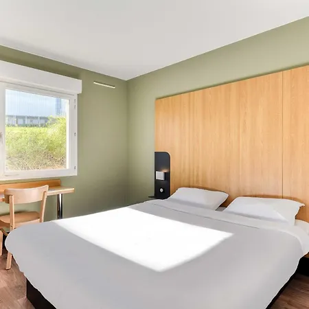 Hotel B&B HOTEL Pézenas 2*