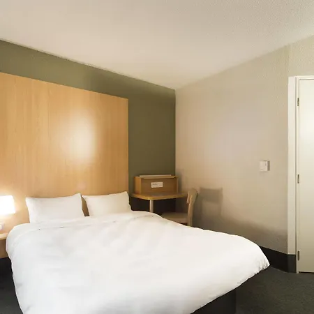 B&B Hotel Pezenas 호텔 뻬제나