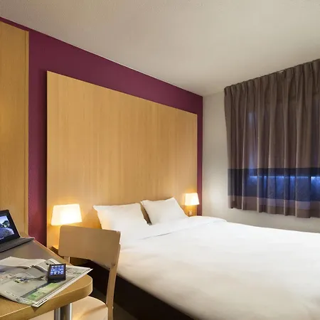 B&B Hotel Pezenas 호텔