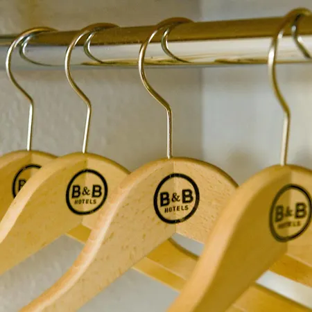 B&B Hotel Pezenas 호텔 2*