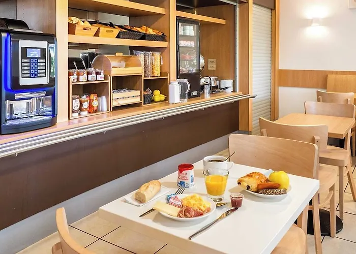 B&B Hotel Pezenas 2*
