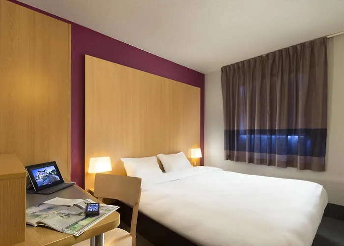 B&B HOTEL Pézenas Hotel