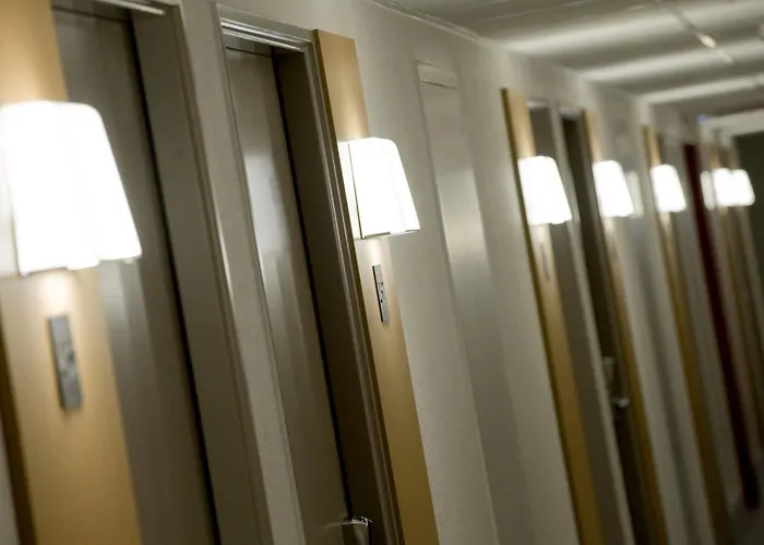 B&B HOTEL Pézenas Hotel